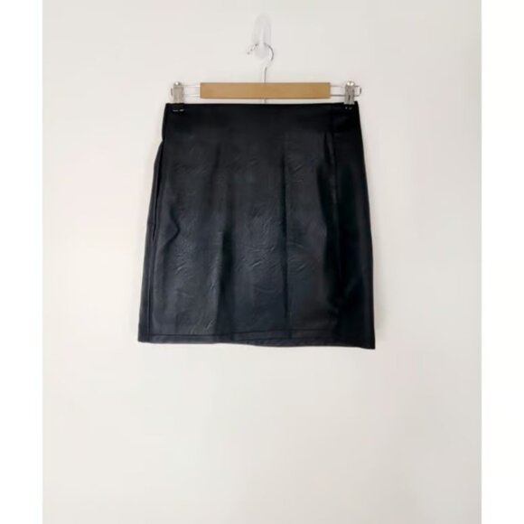 TopShop Faux Leather Mini Skirt - Picture 1 of 3